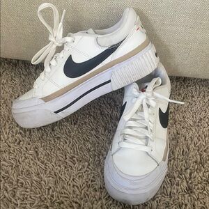 Nike Court Legacy Lift size 6